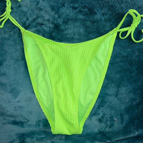 Neon green bikini bottom - Picture 1 of 3
